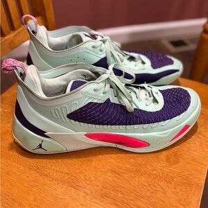 Men’s Nike Air Jordan Luka “Easter” basketball shoes